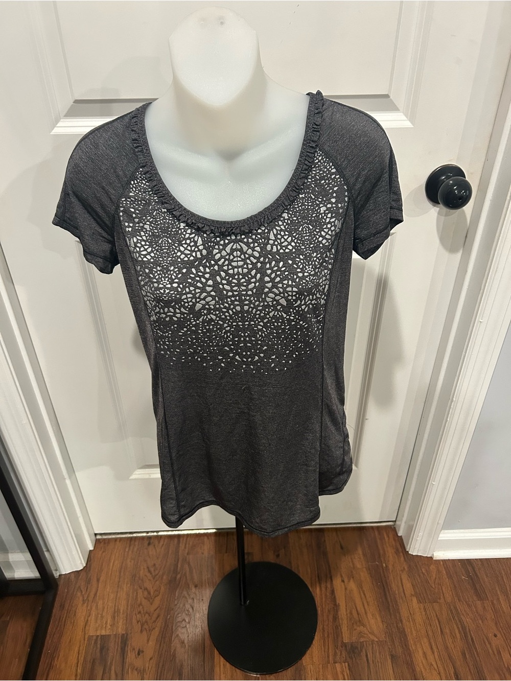Lululemon Women's Gray Short Sleeve Laser-Cut Scoop Neck Tee